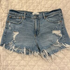 Abercrombie and fitch mom short